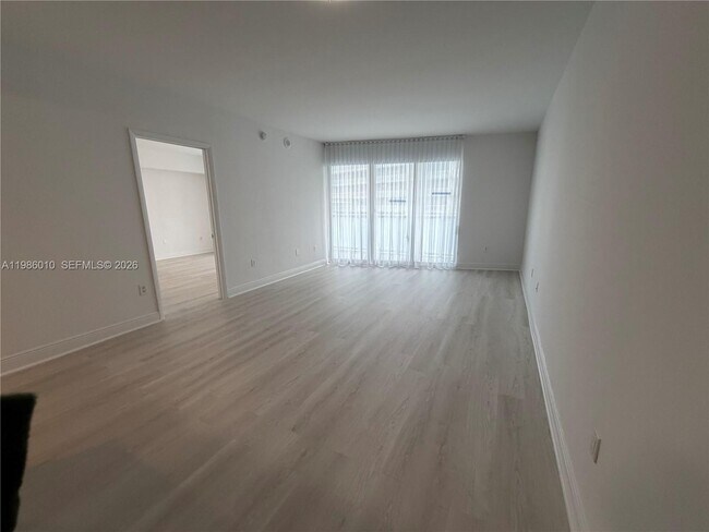 Building Photo - 475 Brickell Ave