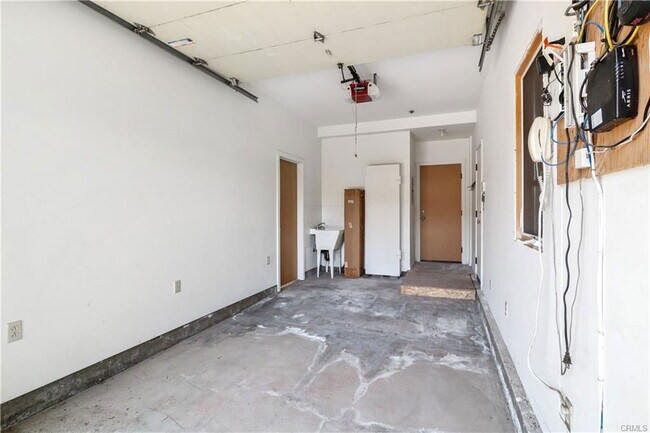 Primary Photo - 4359 Fairlawn Dr