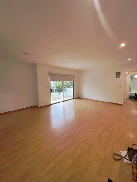 Building Photo - 1608 S Bentley Ave
