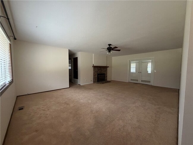 Building Photo - 9108 Bluff Dr