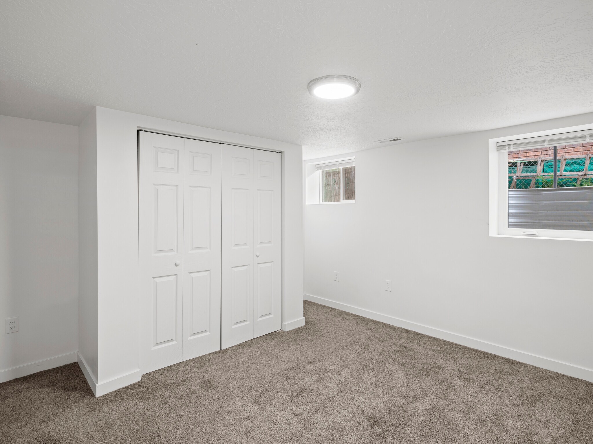 Building Photo - 915 E 1300 S