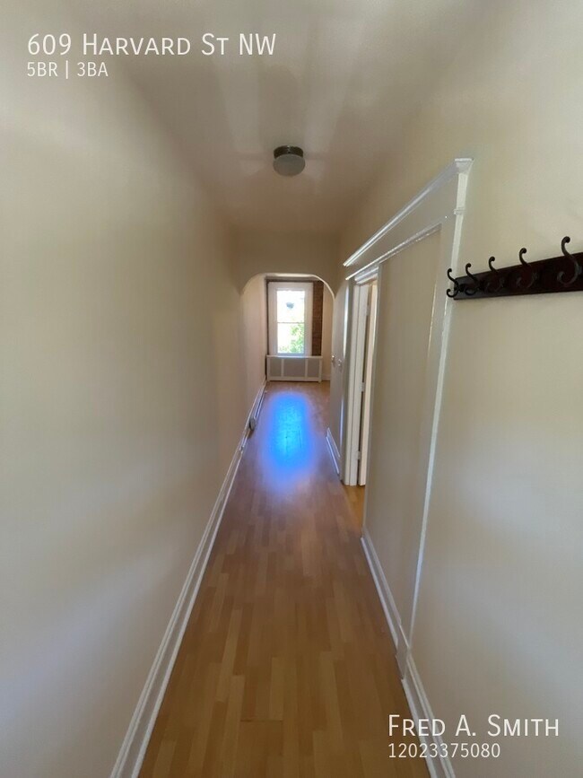 Building Photo - 5 Bedroom Townhouse Next To Howard Univers...