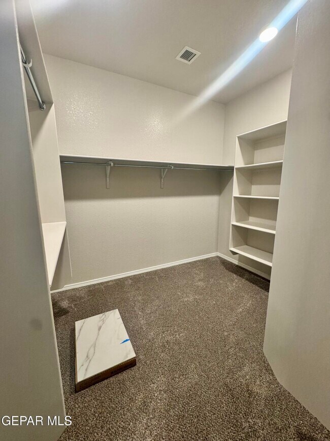 Building Photo - 15129 Resolve Dr