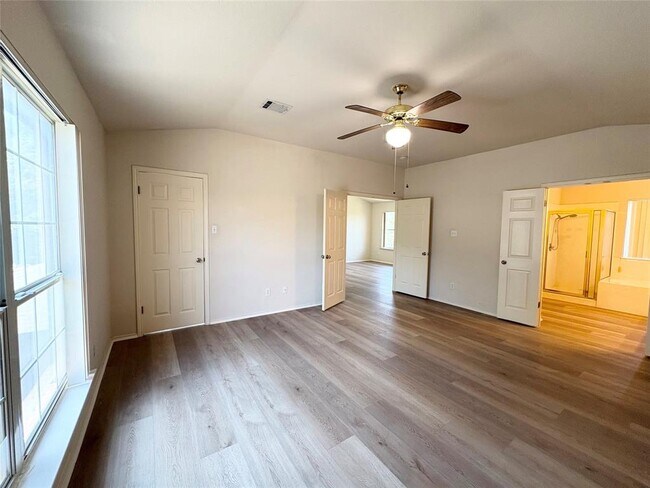 Building Photo - 1101 Wood Creek Dr