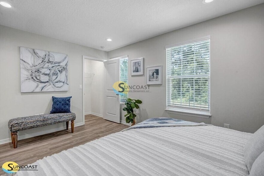 Building Photo - 3821 SW 43rd Ct