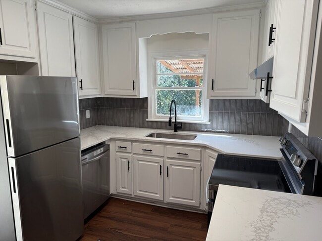 Building Photo - Wonderful 3 bedroom home in North Columbus