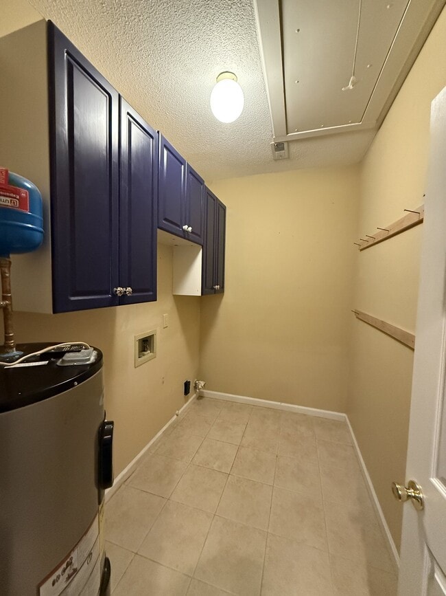 Building Photo - 15047 Ashmont Blvd SE