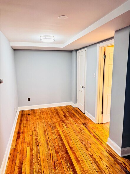 Building Photo - 816 Greenwood Cir
