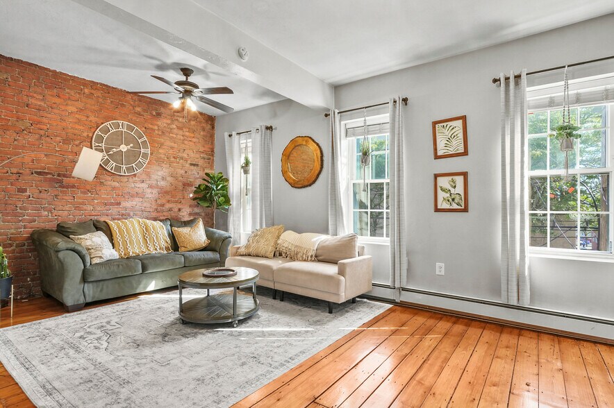 Building Photo - 60 Beacon St