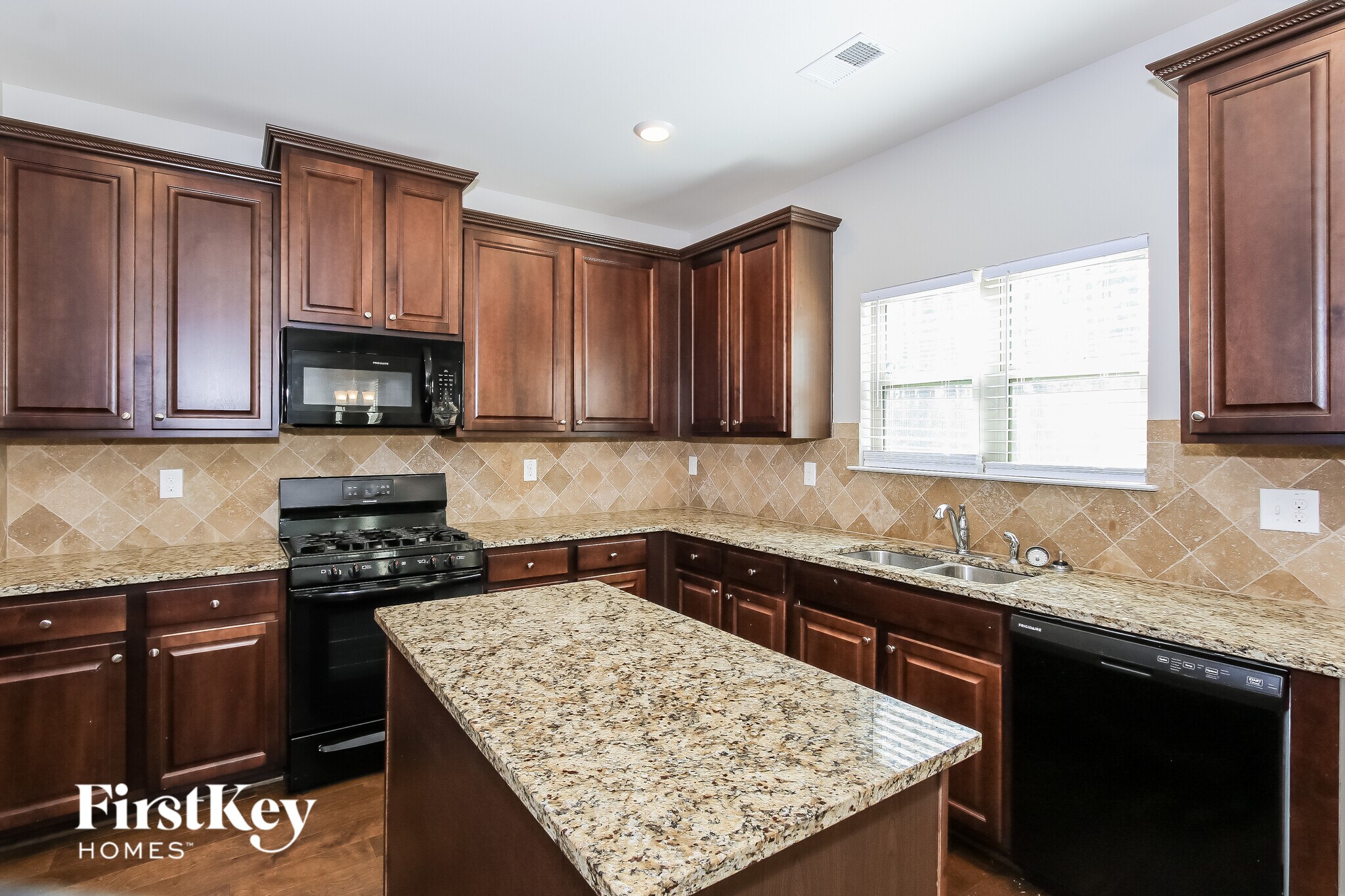 Building Photo - 3823 Okefenokee Rdg