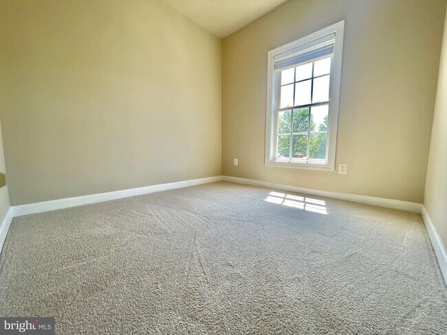 Building Photo - 3550 Tabard Ln