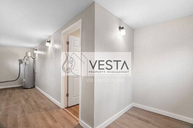 Building Photo - 2383 Dutch Cove Rd