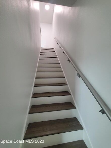 Building Photo - 933 Paddleboard Ct