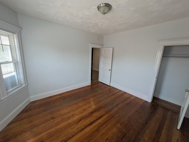 Building Photo - 156 Talbot Ave