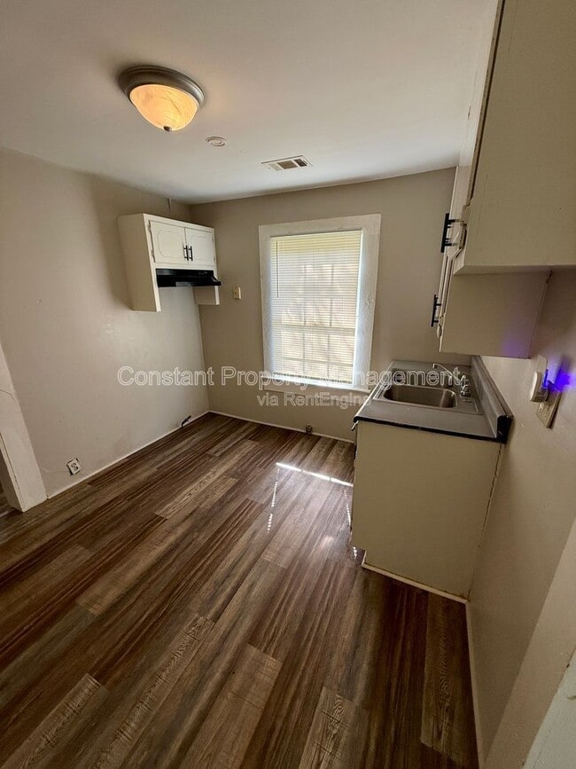 Building Photo - 116 Lexington Ave