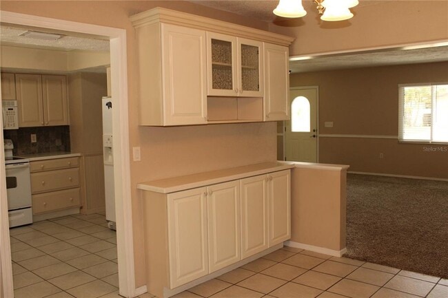 Building Photo - 4215 18th Ave Dr W