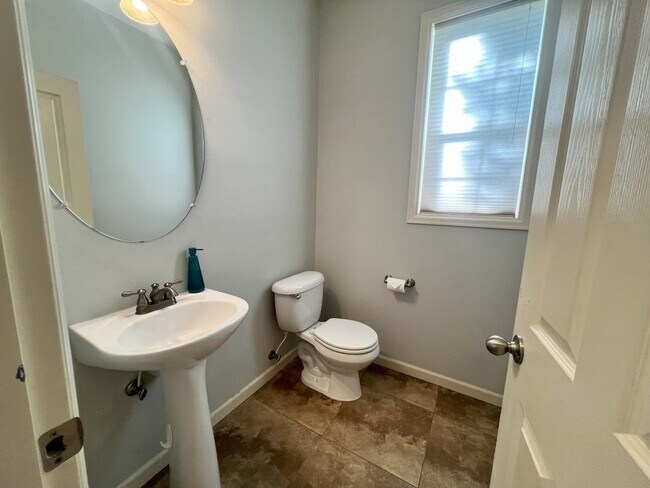 Building Photo - 3075 NW Flame Tree Ln