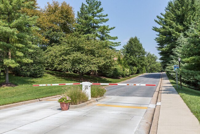 Building Photo - 11315 Commonwealth Dr