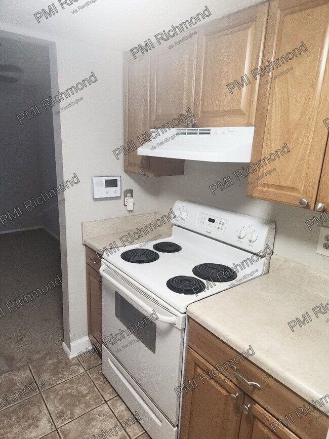 Building Photo - 9724 Springfield Woods Cir