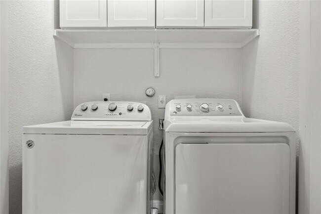 Building Photo - 1900 Jentsch Ct