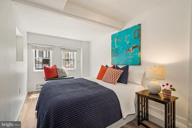 Building Photo - 3001 13th St NW