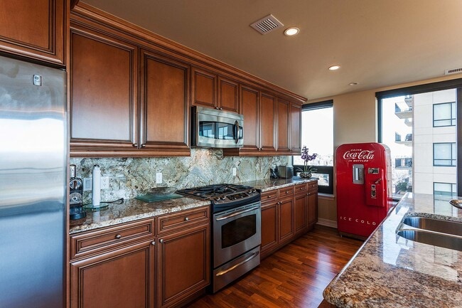 Building Photo - 2990 E 17th Ave