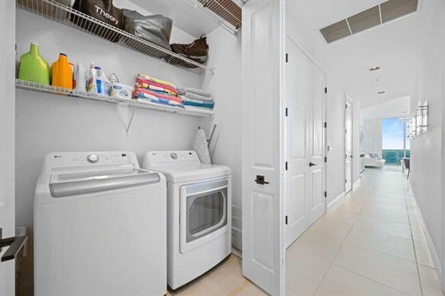 Building Photo - 1945 S Ocean Dr