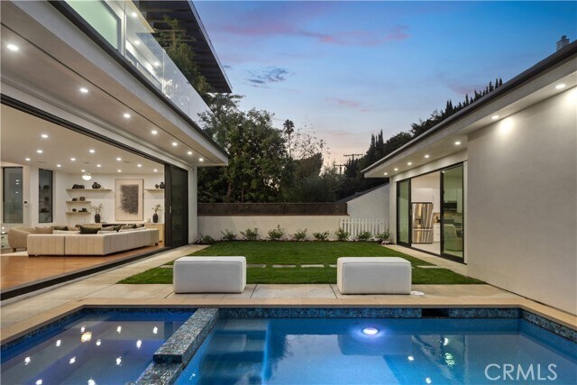 Building Photo - 14519 Greenleaf St