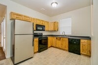 Building Photo - Coming Soon! 3 Bed/2.5 Bath in South Jordan