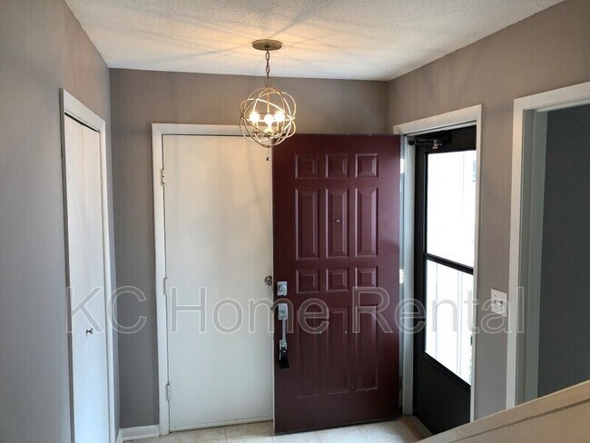 Building Photo - 8506 W 108th Pl