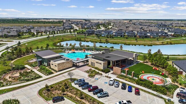 Building Photo - 7019 Winterberry Gln Ln