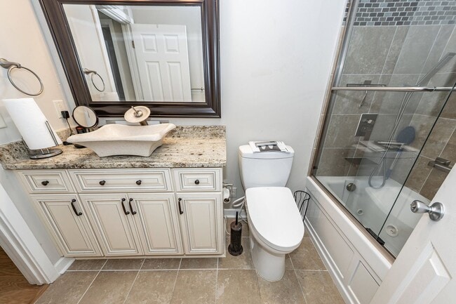Building Photo - 2 Bedroom 1 Bath Condo in The Park at Rive...