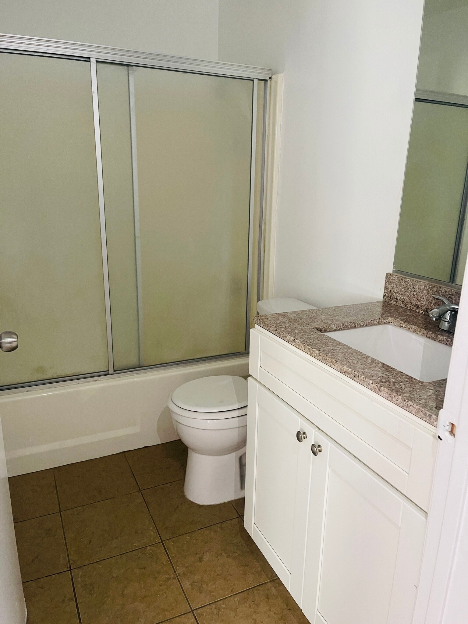 Building Photo - 17082 Chatsworth St