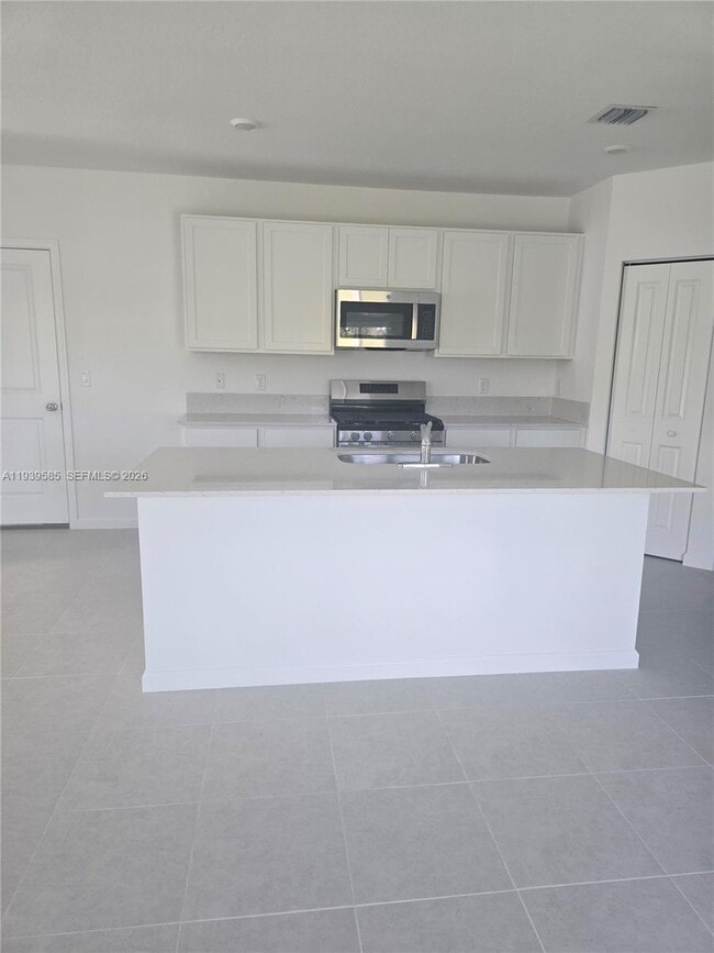 Building Photo - 5917 Sweetwood Dr