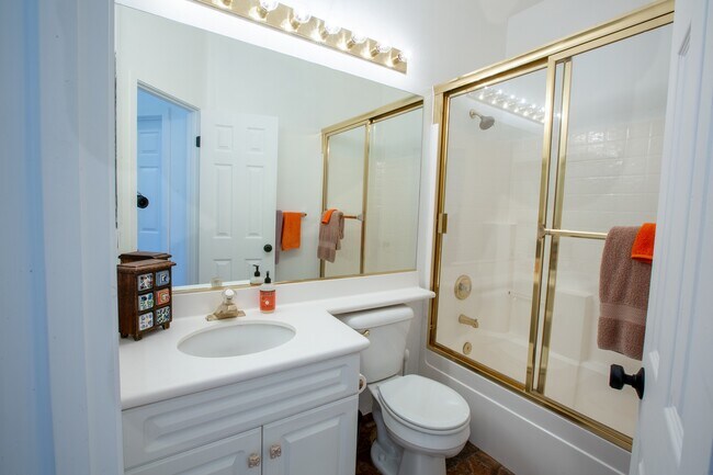 Building Photo - 593 Sweet Pea Pl