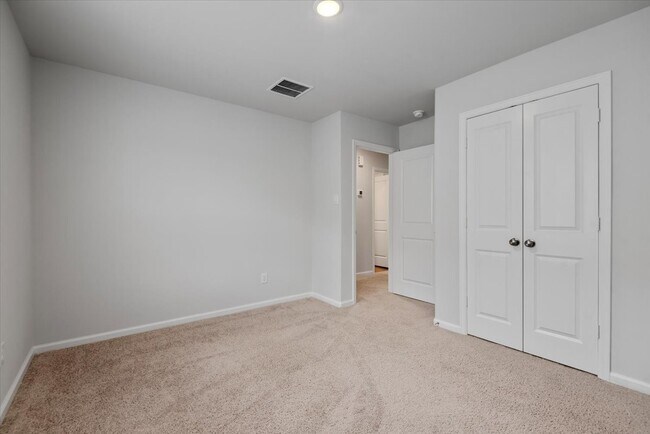 Building Photo - 5728 Palm Flower Dr