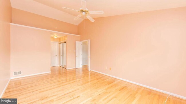 Building Photo - 3871 Woodville Ln