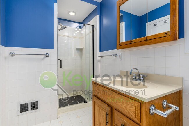 Building Photo - 355 Watchung Ave