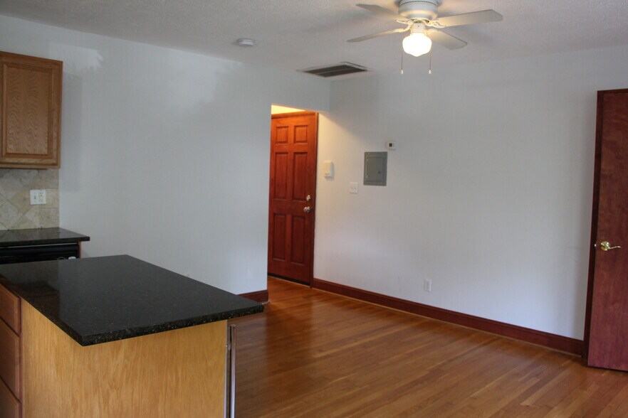 Building Photo - 624 North Monroe Street