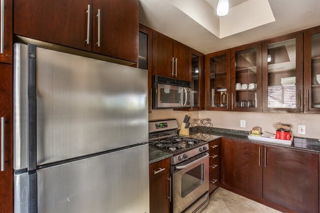 Building Photo - 260 E Flamingo Rd