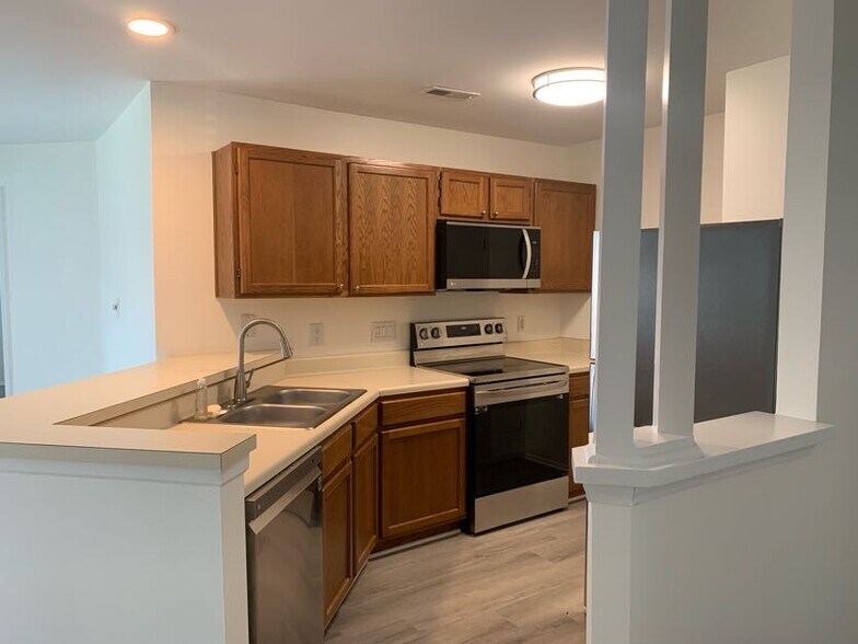 Building Photo - 18883 Vineyard Point Ln