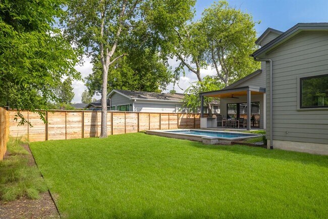 Building Photo - 1703 Piedmont Ave