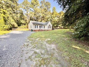 Building Photo - 210 Robin Ave