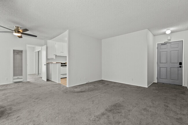 Building Photo - 15286 Sutton St