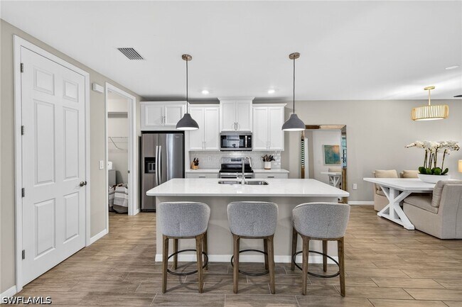 Building Photo - 14567 Edgewater Cir