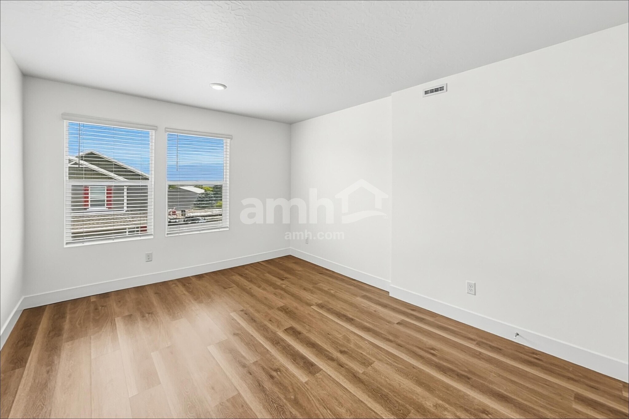 Building Photo - 5498 Damfield Ln