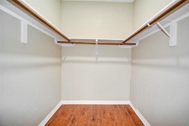 Building Photo - 1818 Augusta Dr