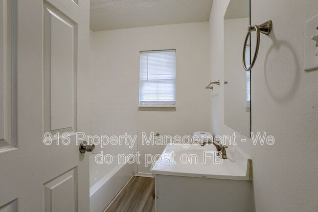 Building Photo - 6215 S Benton Ave