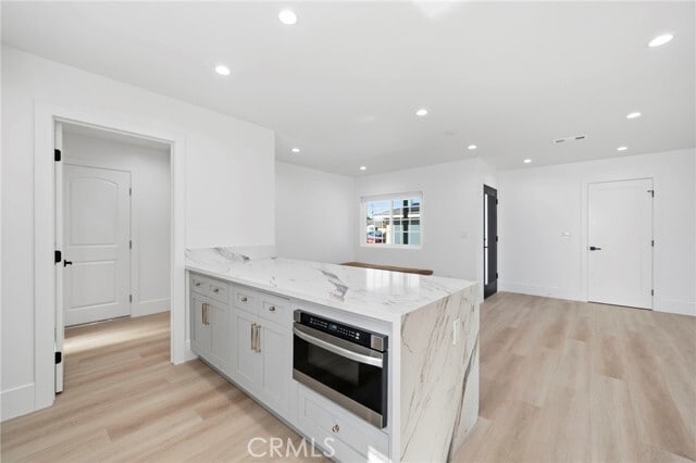 Building Photo - 18584 Redwood Cir