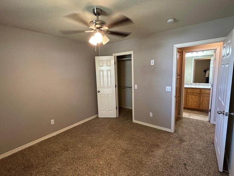 Building Photo - 6111 Mercy Ct
